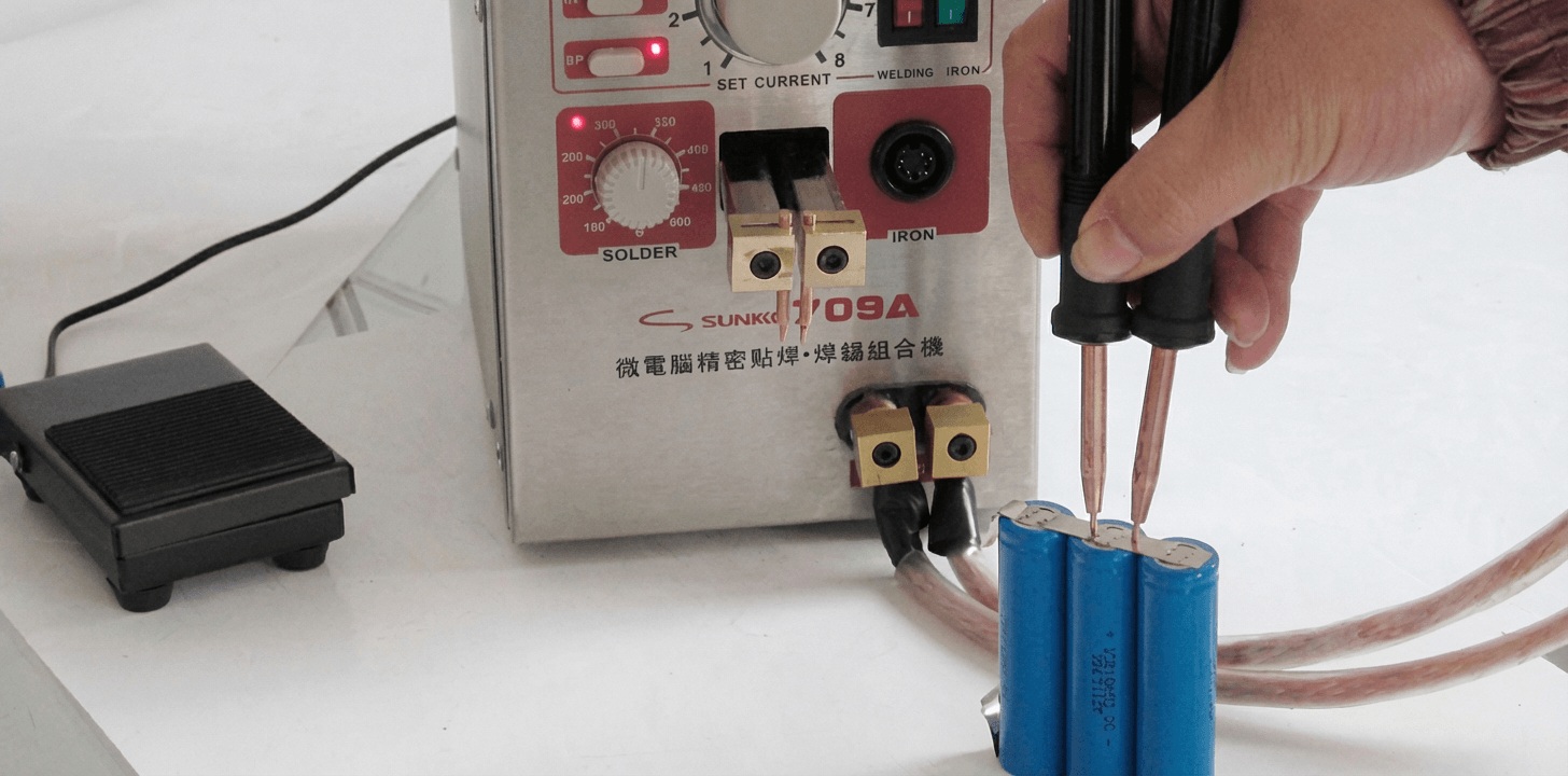 Точкове зварювання акумуляторів