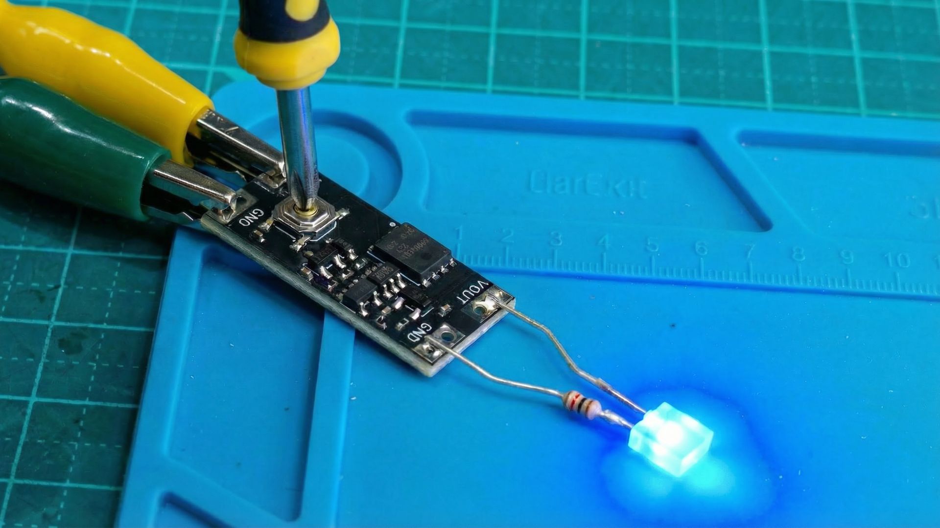 Тест модуля XL-10AL: режим увімкнено, діод світиться